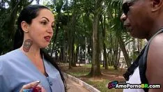 Play Outflank geladinho vendor in brazil nut (elisa sanches)