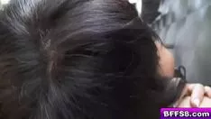Reproducir Las chicas se montan a caballo en la parte superior asquerosa out2