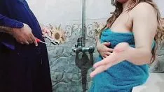 Oynat Gerçek sayı hint boru tesisatçısı sıcak aunt tarafından yapılmış ve açık uzakta hint vokalize ile becerdin