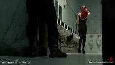 Oynat Kızıl femdom kısıtlama ve eşek şaplak