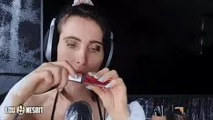 Abspielen Hochdeutsches Stiefmütterchen asmr lou nesbit, lia joe louise