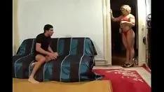Abspielen Gute Weiblichkeit