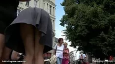চালান Brunet larruped এবং প্রকাশ্যে fucked