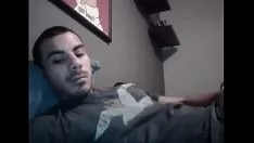 Reproducir bulto chico se masturba en cam