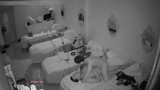 Afspelen Korla kat-kat gastvrouw sodomie