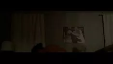Abspielen Verheiratete Frau zieht sich aus.