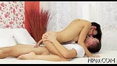 Redare Omul practică o dinastie tight poon tang