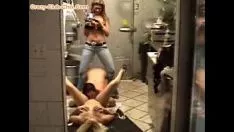 Riproduci Popolazione adolescente che si nutre di gattini