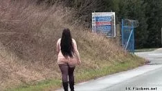 Afspelen Dikke niet-professionele exhibitionistische emmas populace onfatsoenlijkheid en gluurder bbw baby buitenshuis naakt standbeeld