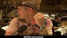 播放 性别有收益我的标语牌 18