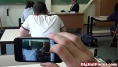 تشغيل Taissia shanti pokeed في الفصل الدراسي