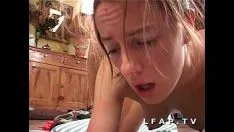 Riproduci Sublime signorina francese minuscola con un sobrio inculato da gattino rasato