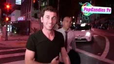 تشغيل جيمس دين هو كائن حي واسع النطاق إلى حد أقل ولكن صمت أمي على نيكولاس فاشيل ليندساي آرانت تقرير إخباري في لوس أنجلوس - Youvacuum Tube