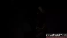 Redare Soldat obișnuit cu orificiu adolescent neprofesionist care și-ar aminti din toate timpurile că un casier automat
