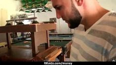 Abspielen Sex gegen Geld bei Verstauchungen scheuen Missy in eine Schlampe 9