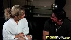 播放 Nuru 揉捏以热水淋浴结束他妈的 29