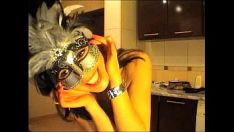Riproduci Calda bruna MILF ha fatto un giro con i piedi fantastici in cam