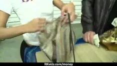 تشغيل المال يعمل على تجوالها كرجل شجاع 1