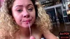Jouer Minuscule pov grf se fait défoncer par son petit ami en pov parlant sale