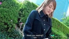 Jouer Mme rena horikawa, femme au foyer sexy de trente ans du japon, vient filmer sa première vidéo pour adultes non censurée sans mosaïque