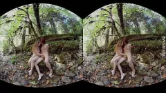 Jouer Doigtage amusant avec les amatrices lesbiennes Ana, Molly et Belle