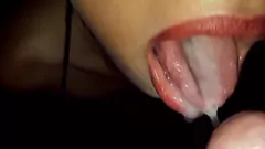 تشغيل تجميع اللسان مشبع بالبخار Susy - هواة لاتينا الساخنة يبتلع الكثير من نائب الرئيس