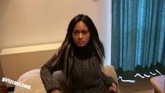 Riproduci Il primo esperimento con il cornuto della teenager asiatica magra Smya
