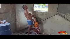 播放 继父对瘦泰国青少年的禁忌刺激