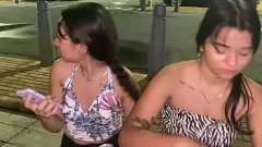 تشغيل أخت الملاعين الديك الأسود في سيارة أجرة وتحصل على شاعر شاعر داخل بوسها