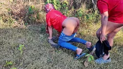 Abspielen Latina Babe wird grob im Wald gefickt