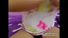 Reproducir Cam harlot difunde descaros en su cámara de televisión de soldado común en tryendurecam.com