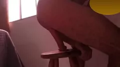 Jouer Le couple emo devient intime avec un gode géant et un jeu de soi
