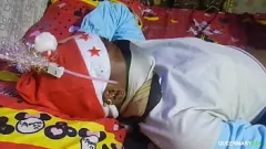 चलाएँ होममेड बुकाके क्रीमपाई में इस प्यारी किशोरी आबनूस के साथ क्रिसमस की अब तक की सबसे मधुर पूर्व संध्या का अनुभव करें