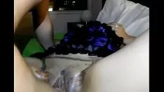 Reproducir Su gatito-gato desea una falda hasta