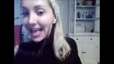 Redare Sora mea moale a crescut și a devenit o adevărată curvă! el nu este mortificat de nimic
