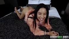 播放 Maya bijou 在变黑的性 felis onca